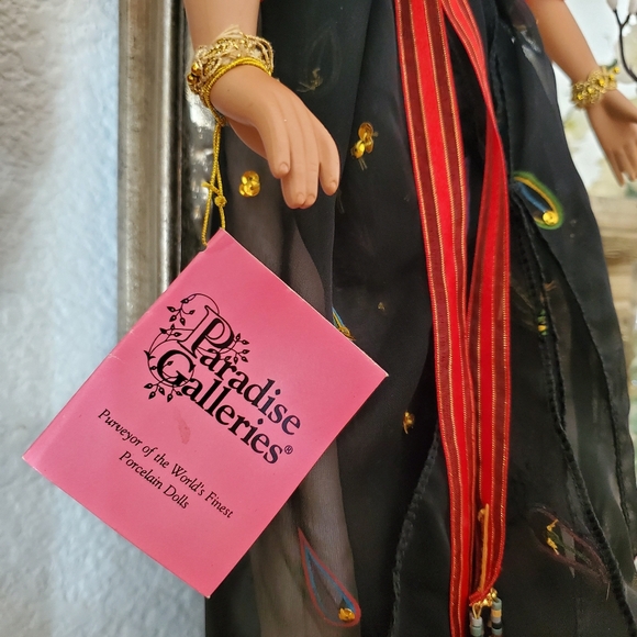 Porcelain Doll - Cleopatra - Paradise Galleries - Picture 5 of 9